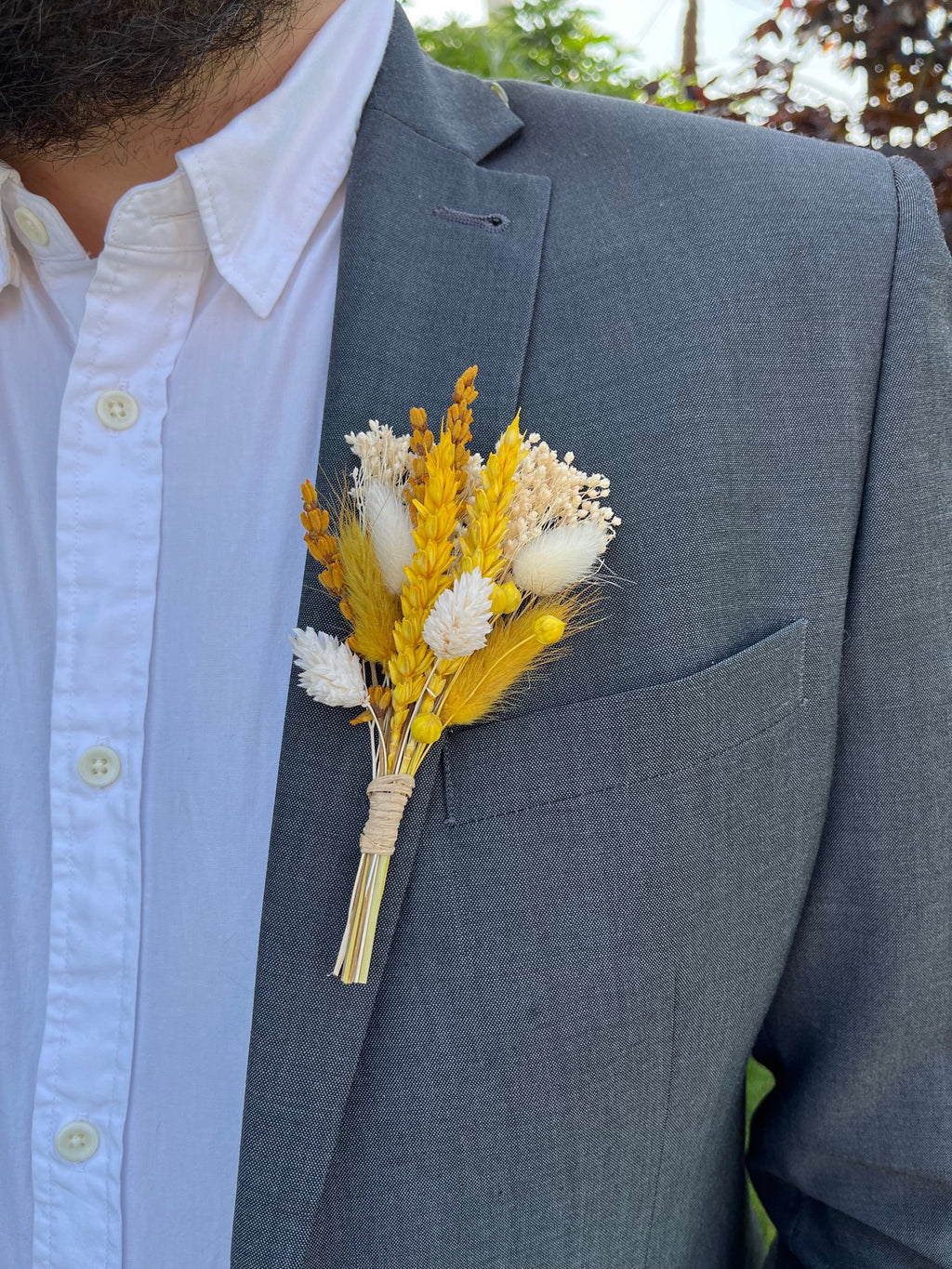 Golden Buttonhole image 0