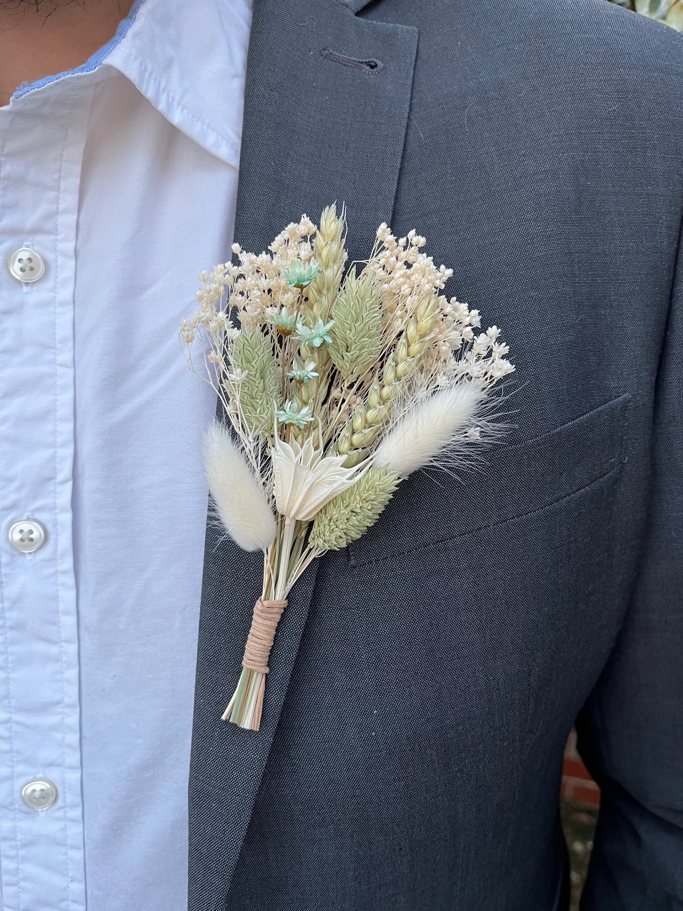 Katie Buttonhole image 3