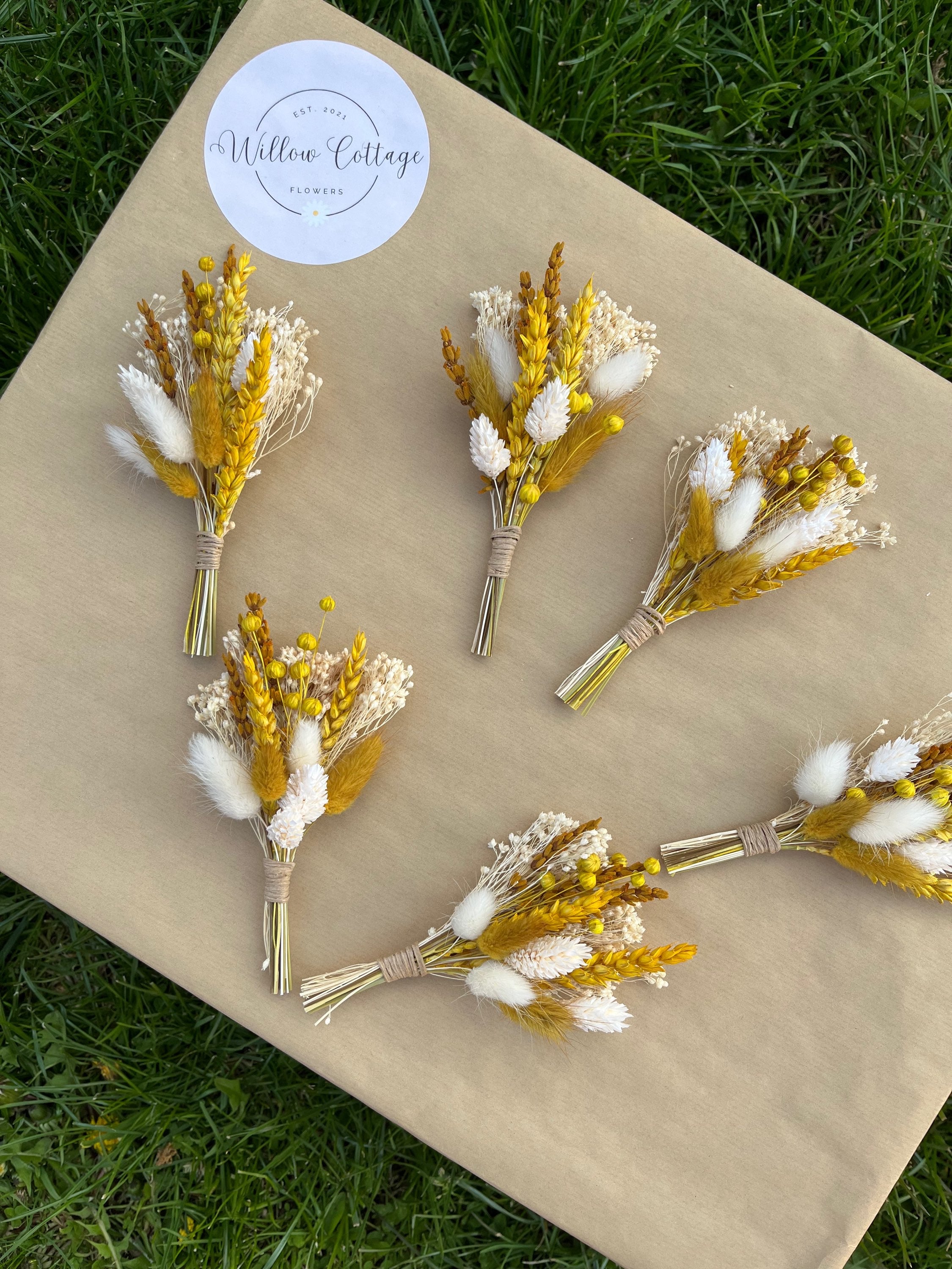 Golden Buttonhole image 5