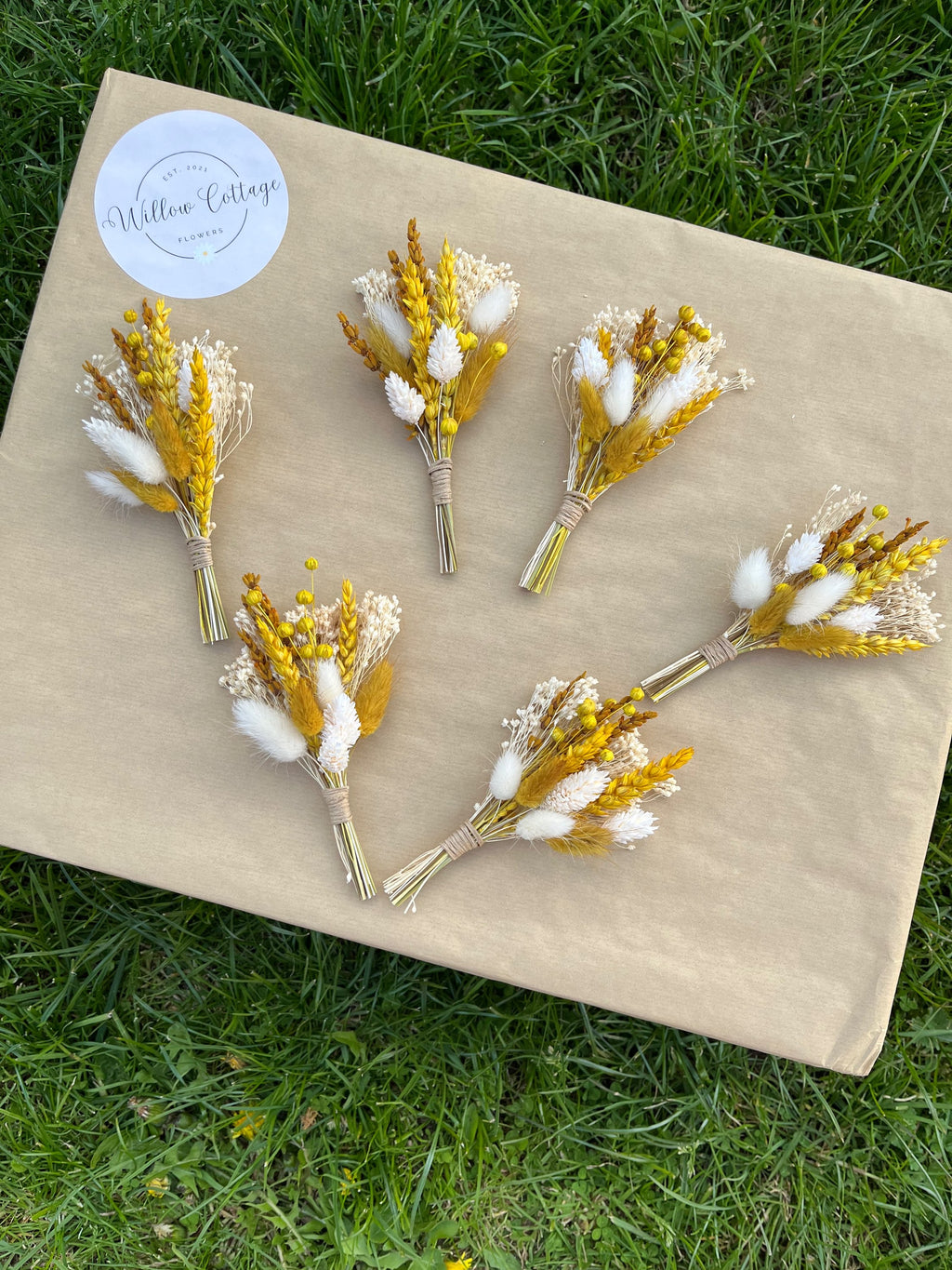 Golden Buttonhole image 4