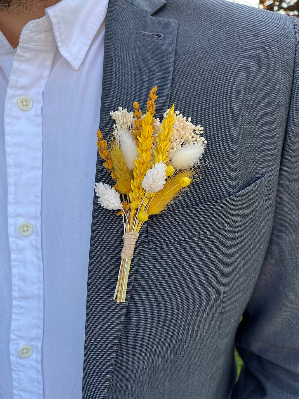 Golden Buttonhole image 2