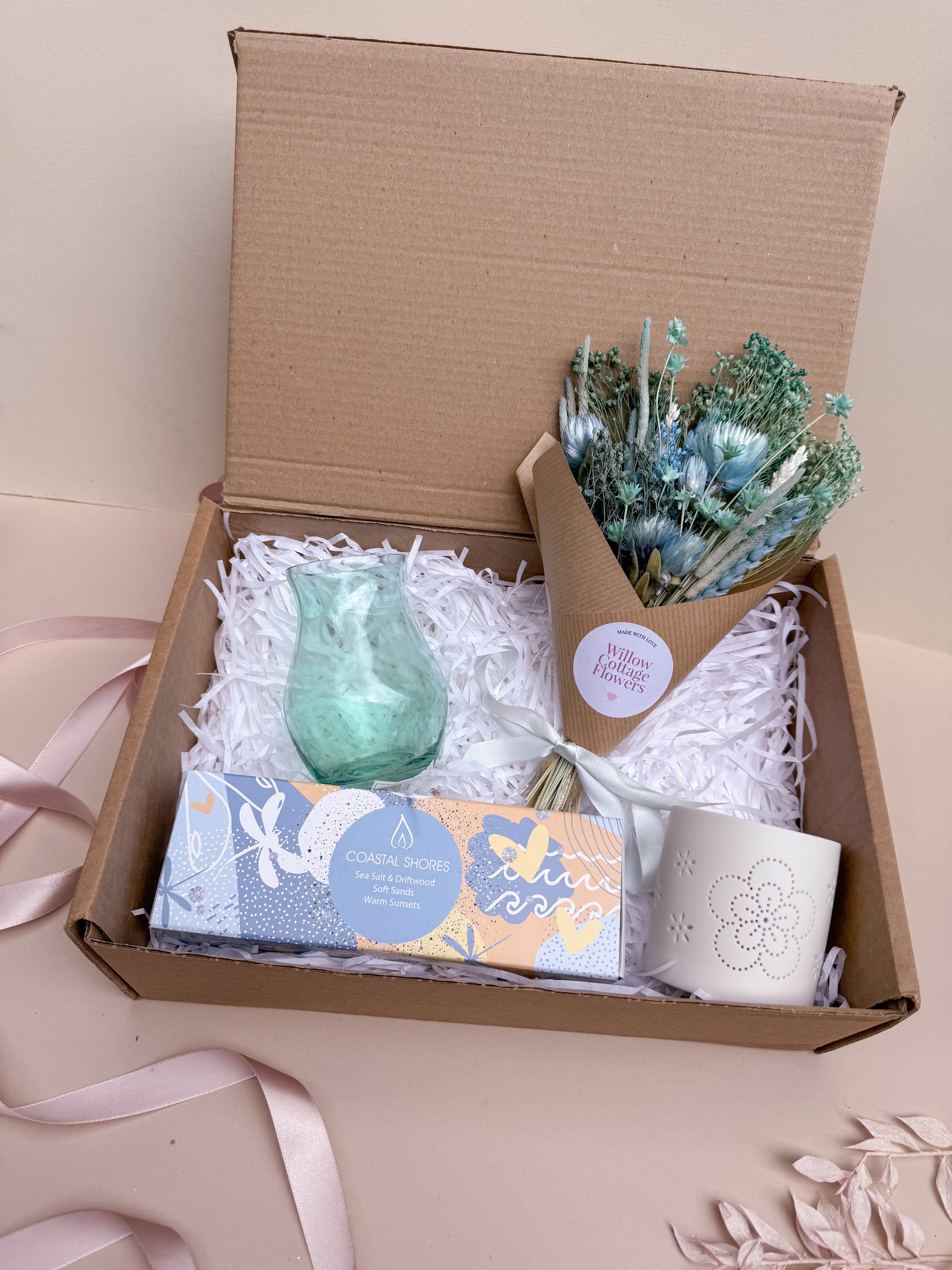 Blue Dried Flower Gift Hamper image 2