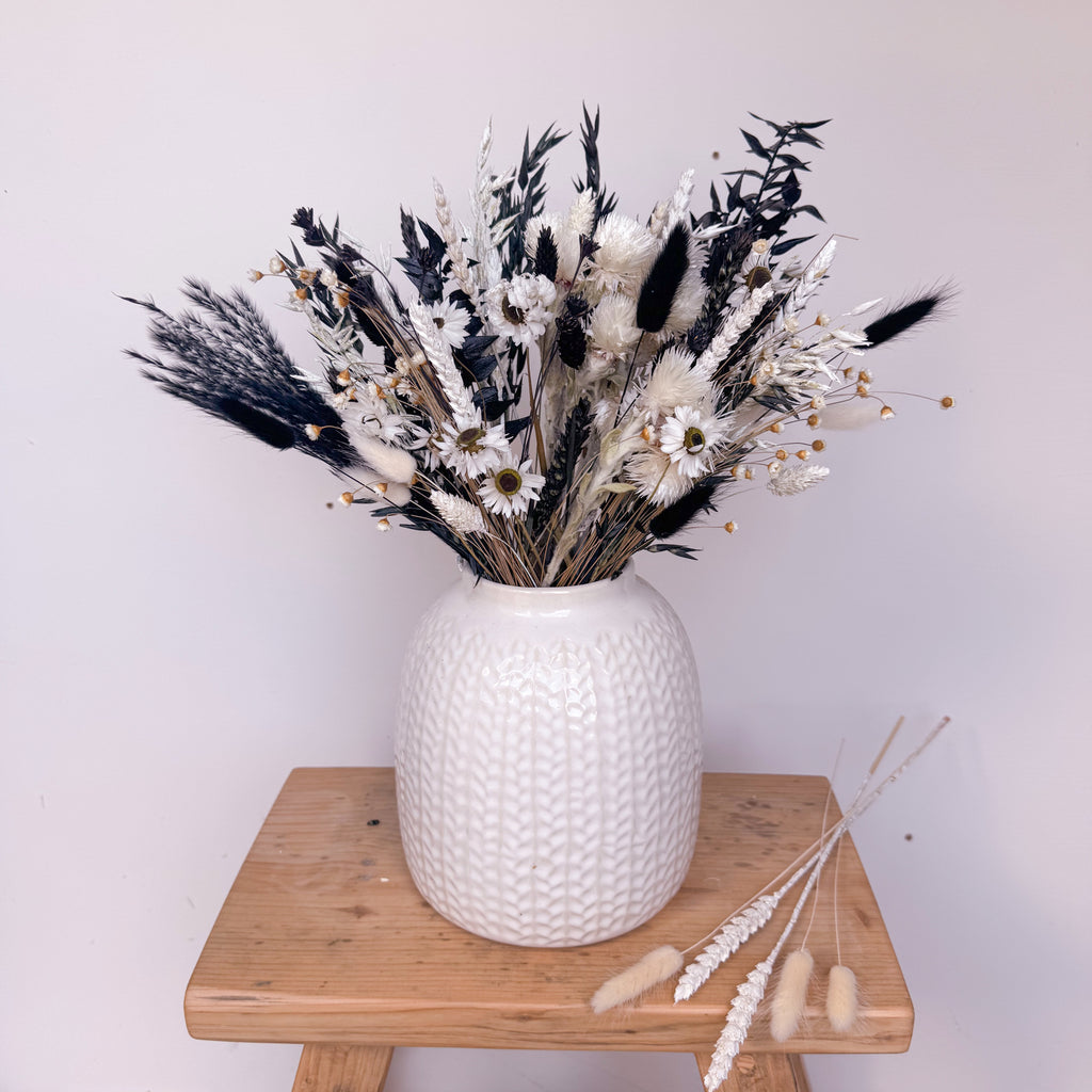 Black and White Dried Flower Arrangement image 2