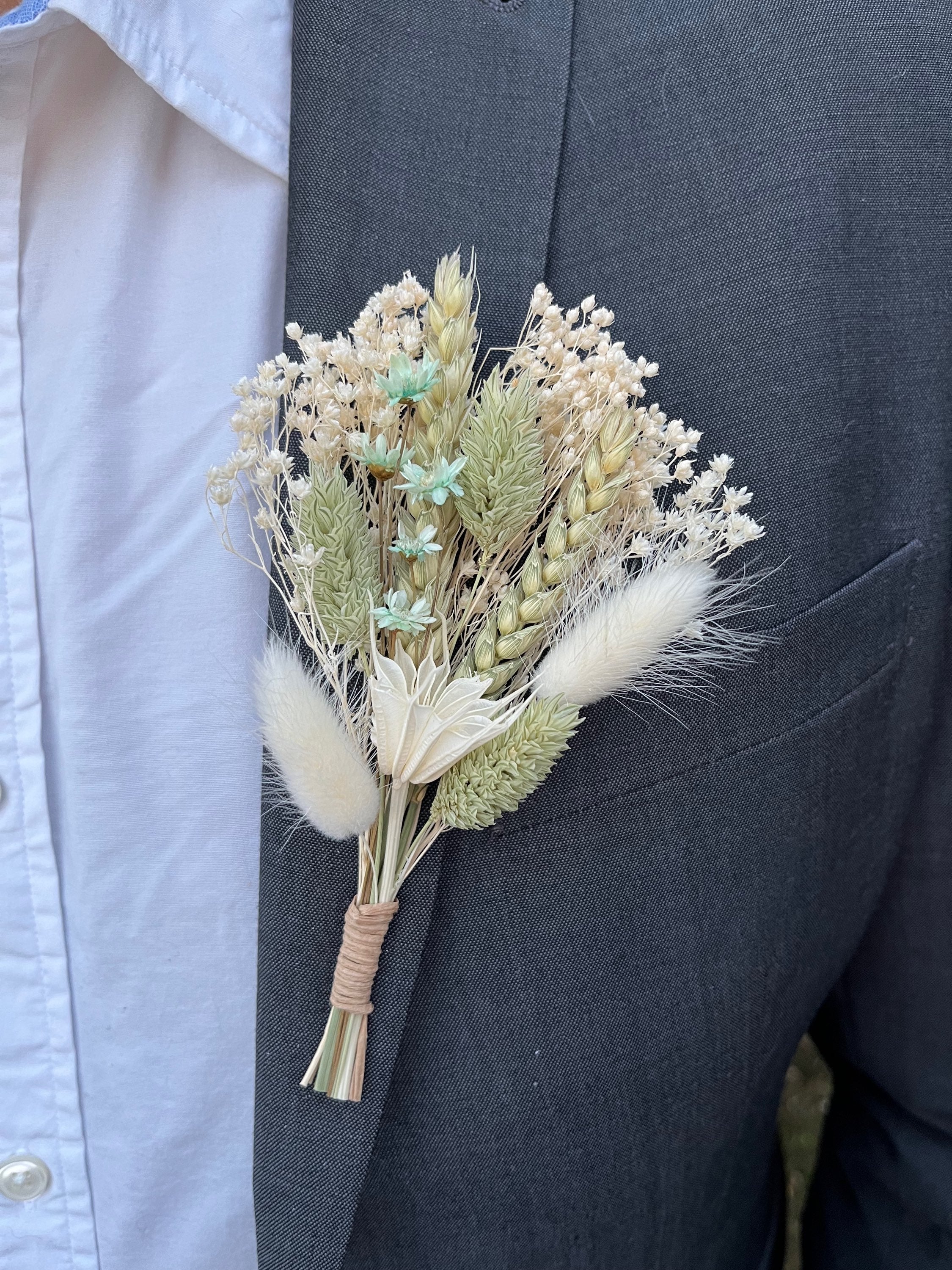 Katie Buttonhole image 4