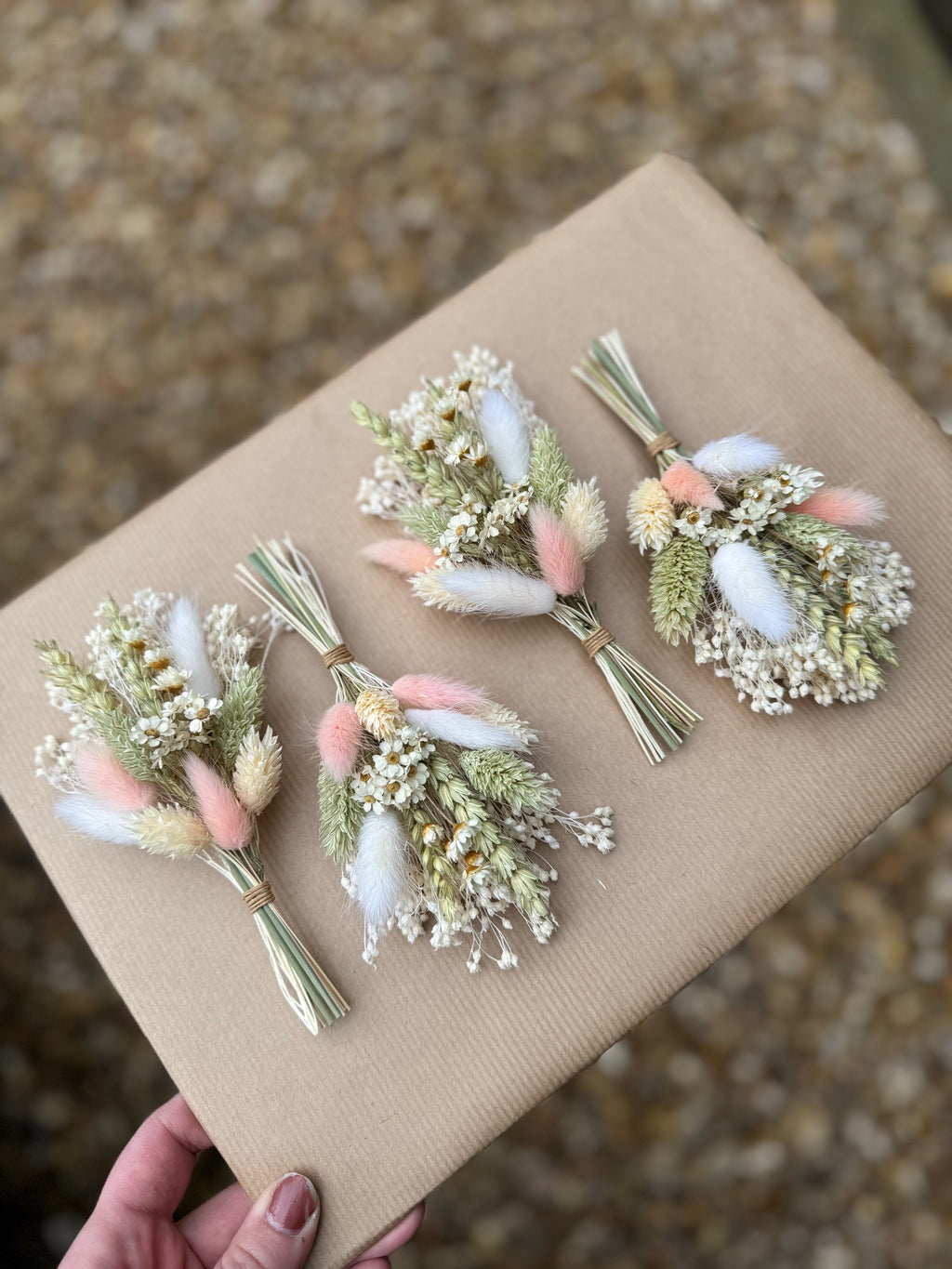 Rachael Buttonhole image 4