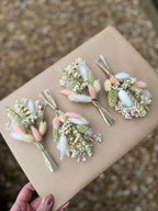 Rachael Buttonhole image 4