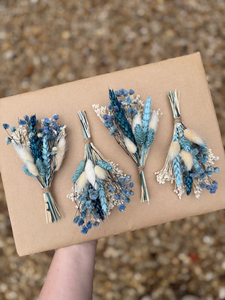 Julia Buttonhole image 0