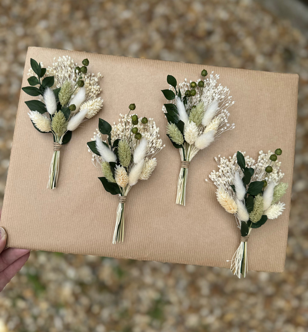 emerald green wedding accessories