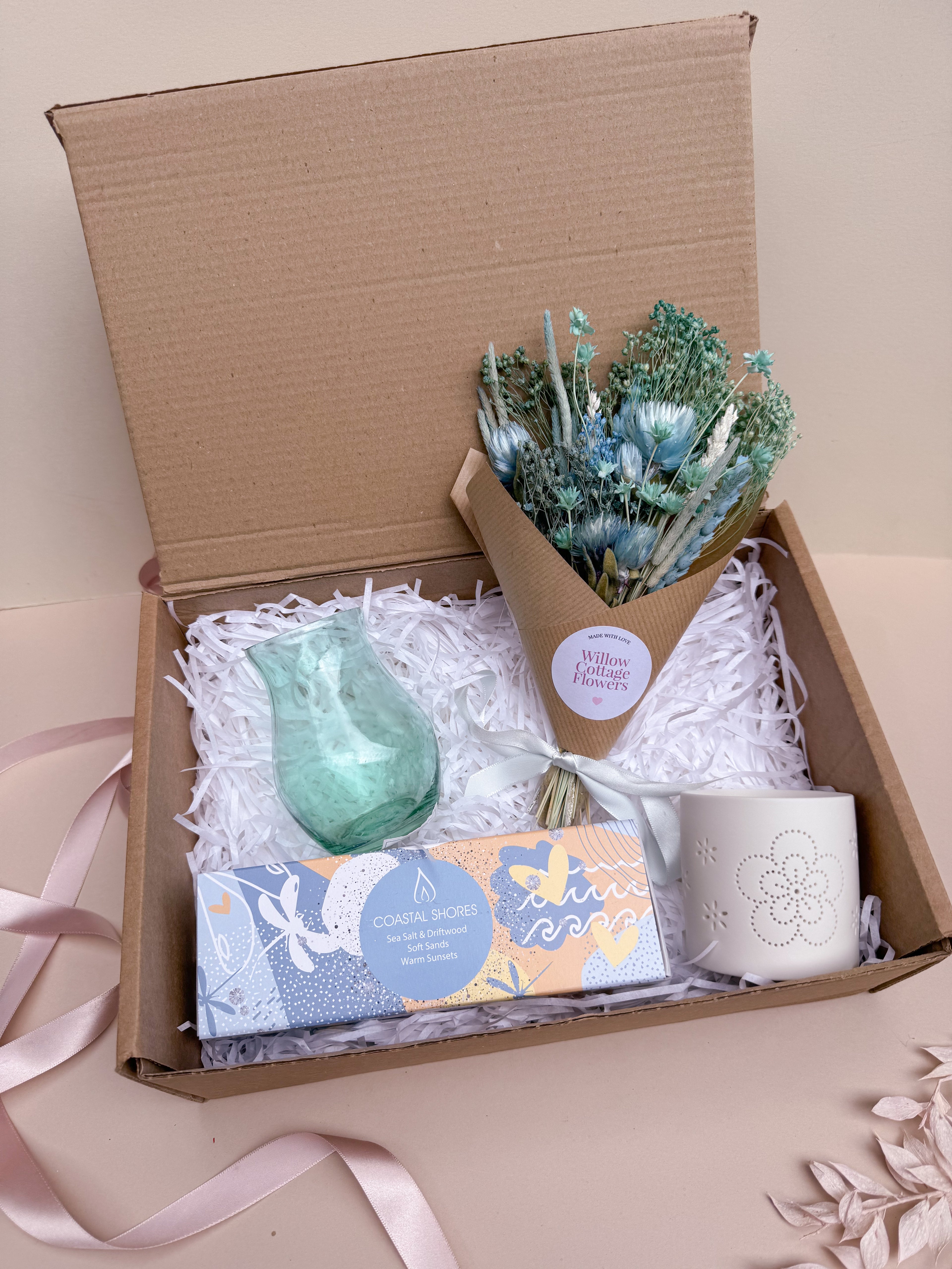 Blue Dried Flower Gift Hamper image 3