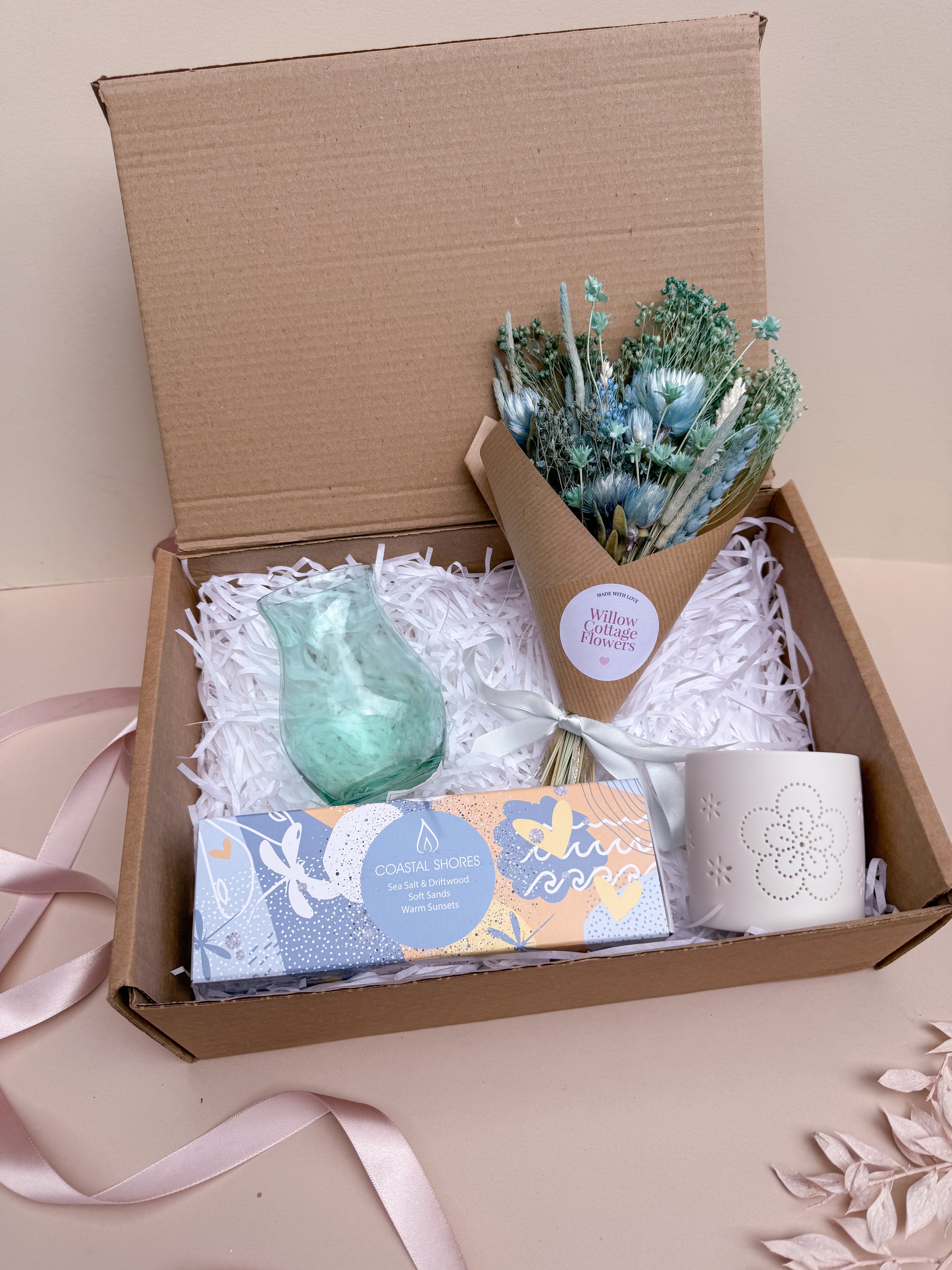 Blue Dried Flower Gift Hamper image 0