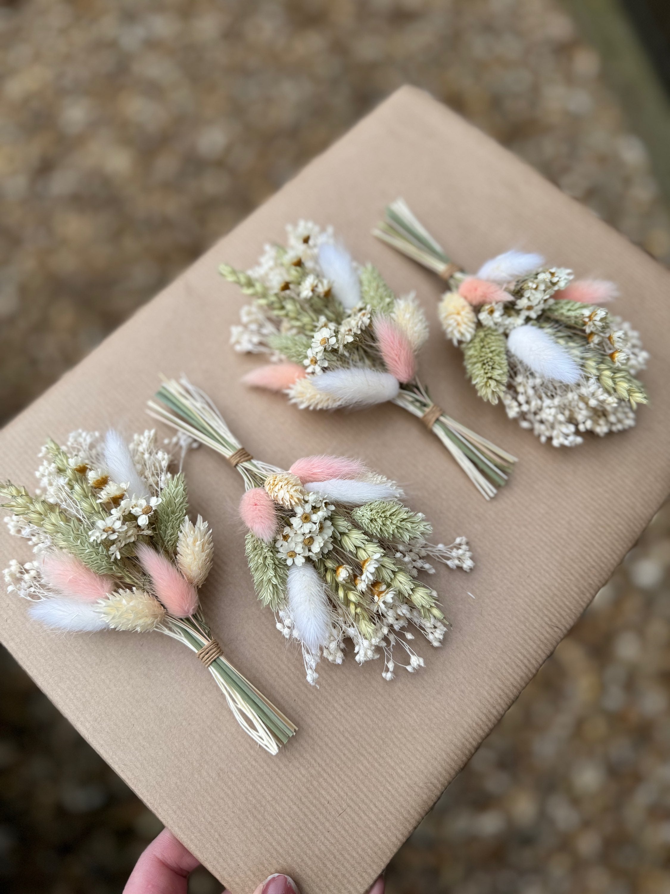 Rachael Buttonhole image 3