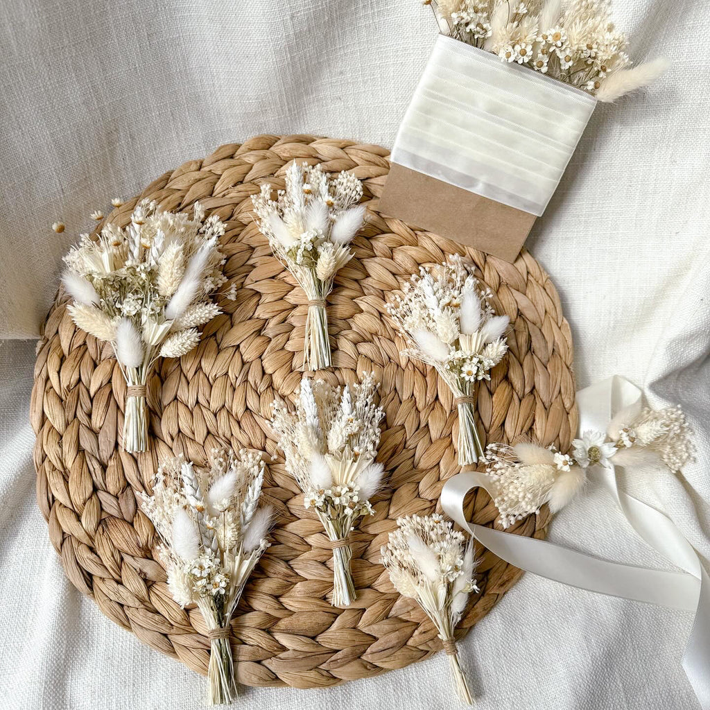 Daisy Chain Buttonhole image 1