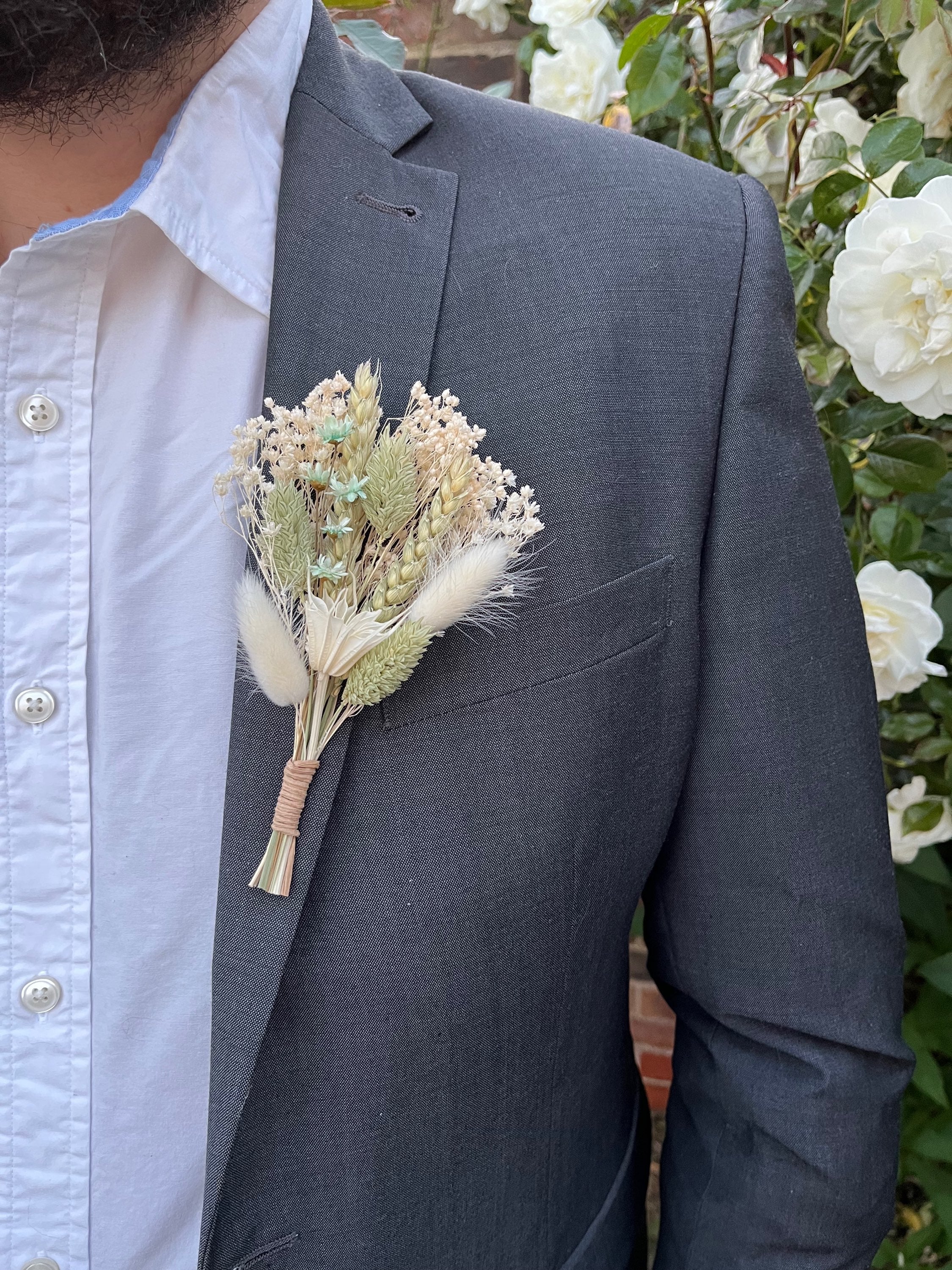 Katie Buttonhole image 1