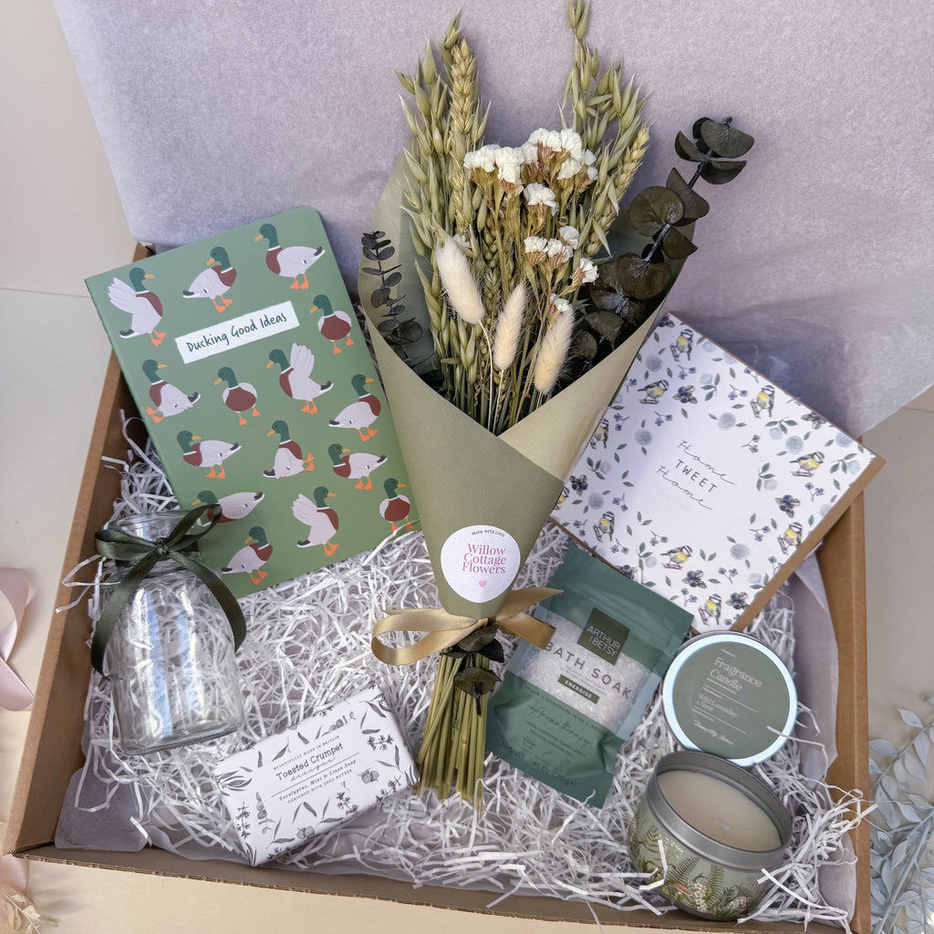 floral themed gift set for new home