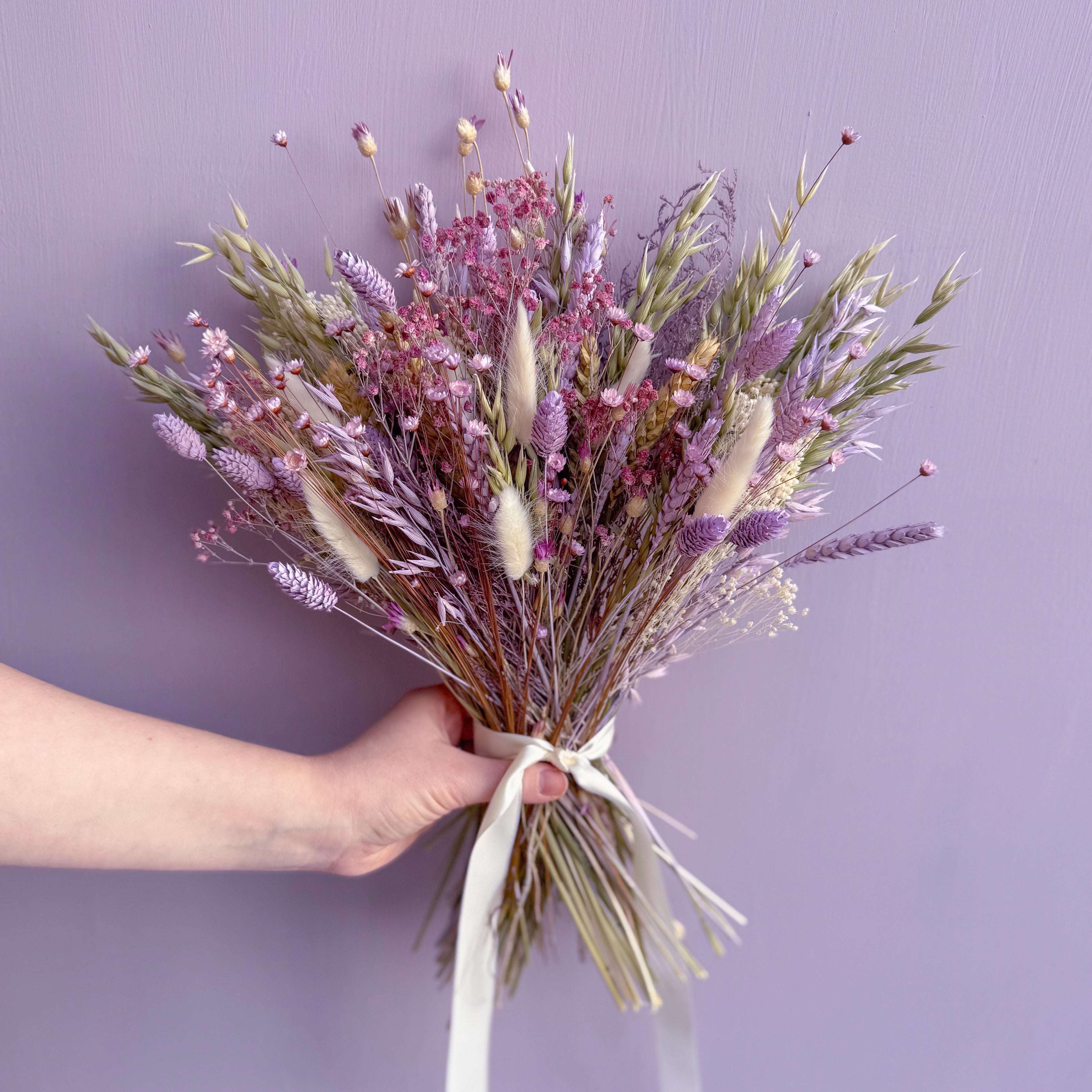 boho wildflower arrangement in lilac