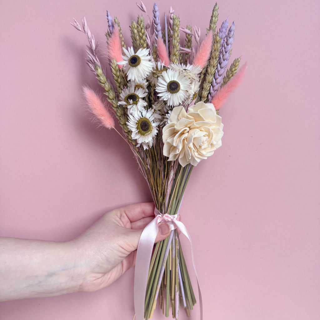 pastel dried flowers with white daisies