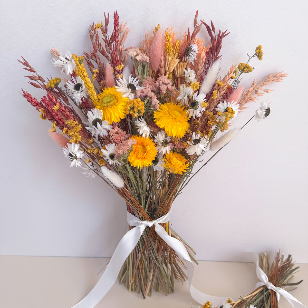spring wildflower bunch with white daisies